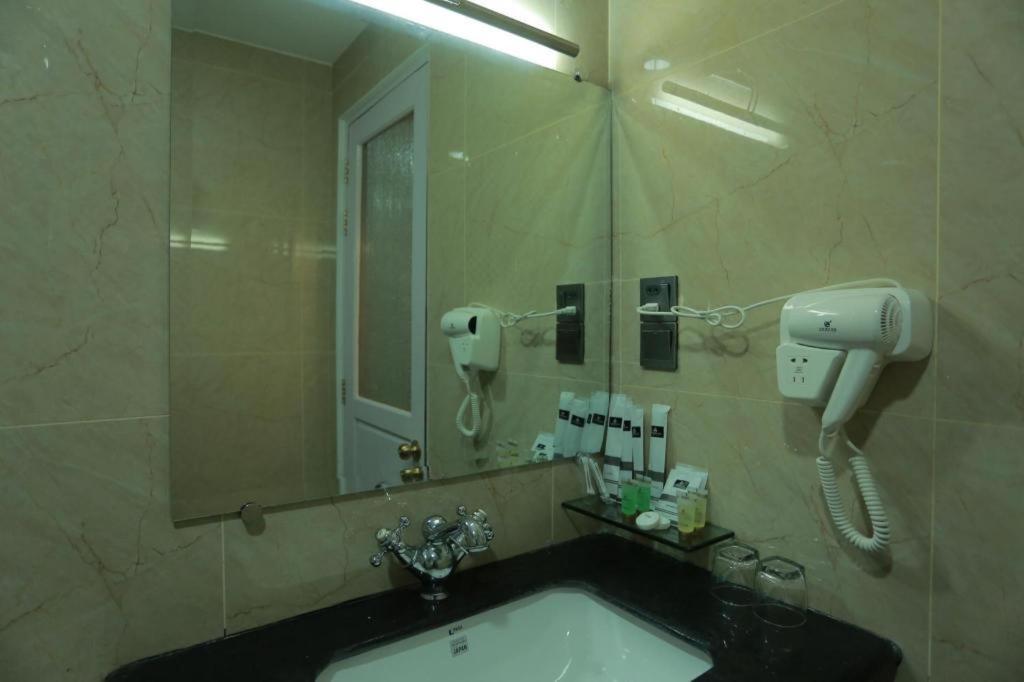 Silver City Hotel Mandalay Bagian luar foto