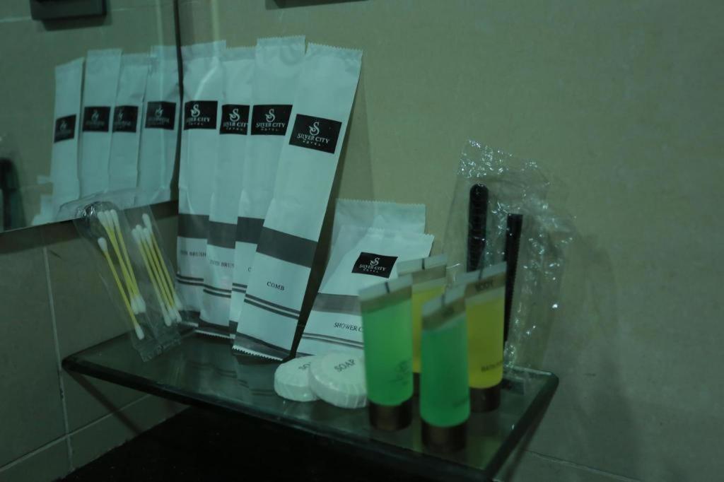 Silver City Hotel Mandalay Bagian luar foto