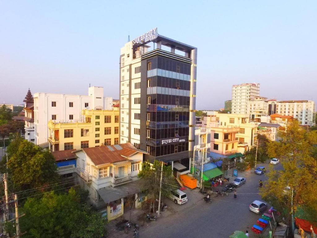Silver City Hotel Mandalay Bagian luar foto