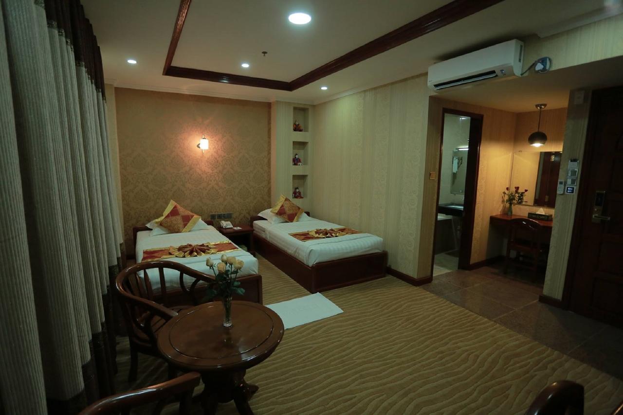 Silver City Hotel Mandalay Bagian luar foto