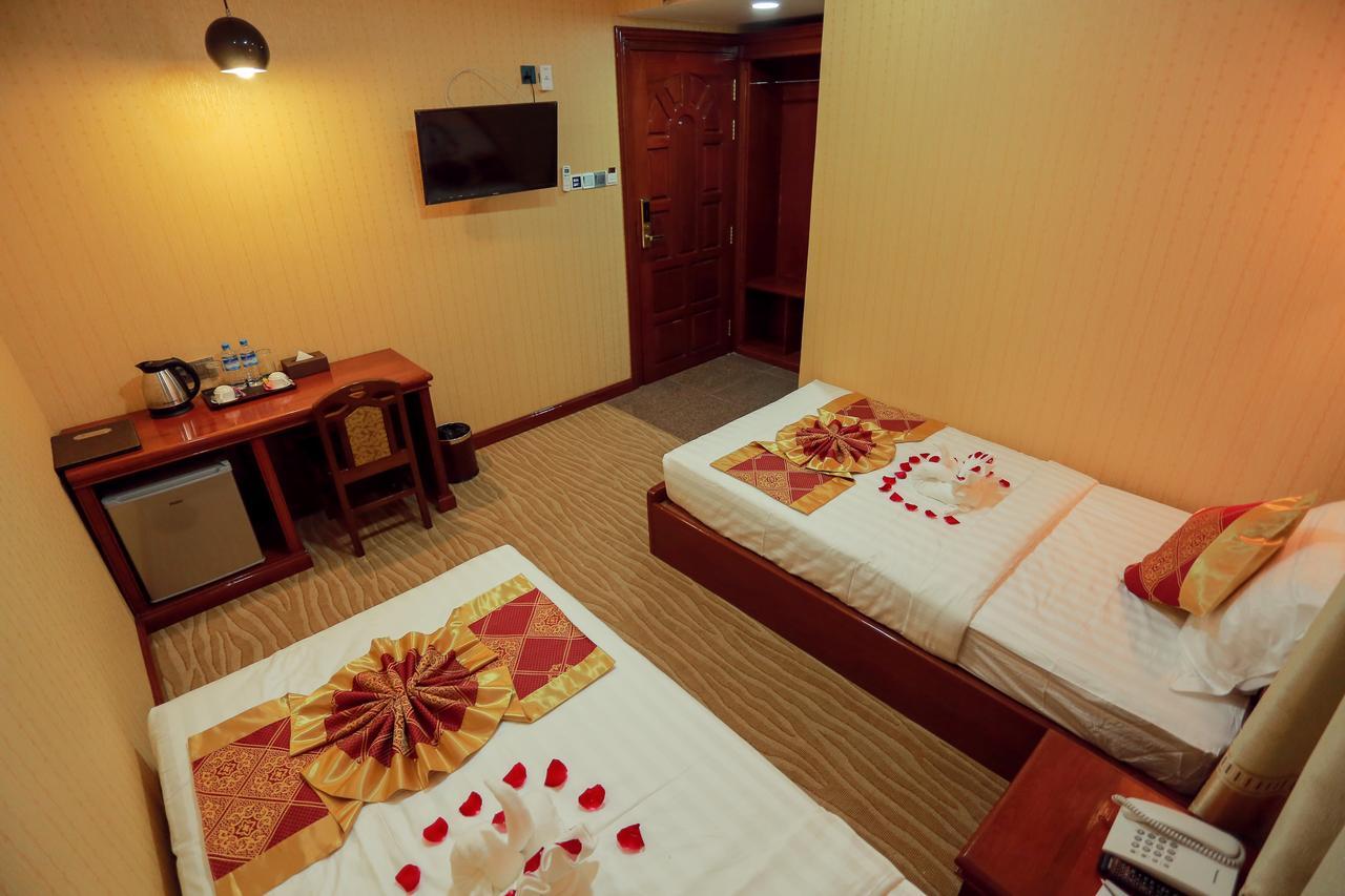 Silver City Hotel Mandalay Bagian luar foto